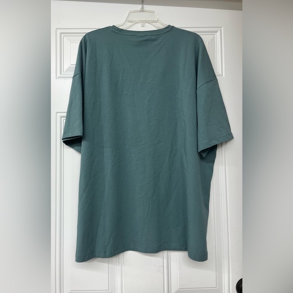 Alphalete Wolf Head Paisley Print Tee - Picture 6 of 8